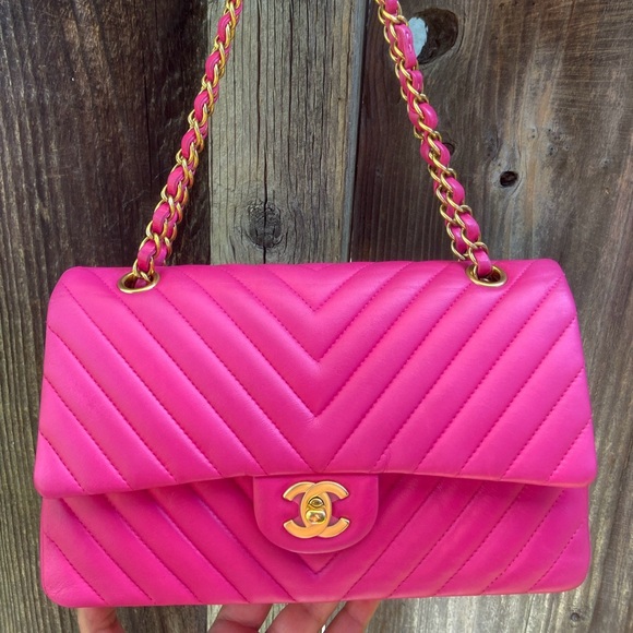 Chanel Chevron Double Flap Medium hot pink with gold hardware - Picture 2 of 11